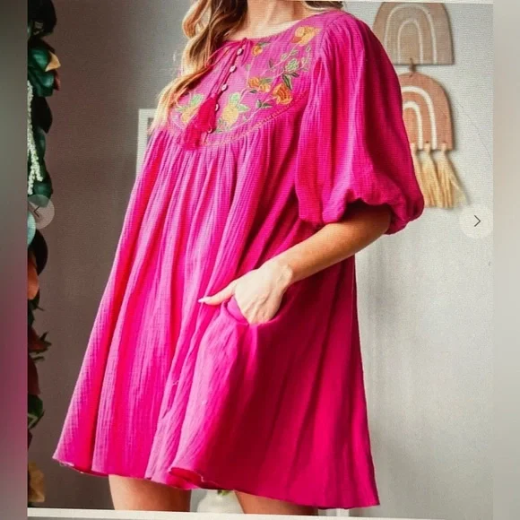 Veveret Pink Embroidered and Fully Lined Dress - Picture 2 of 7